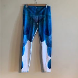 Art inspired Nomi leggings.